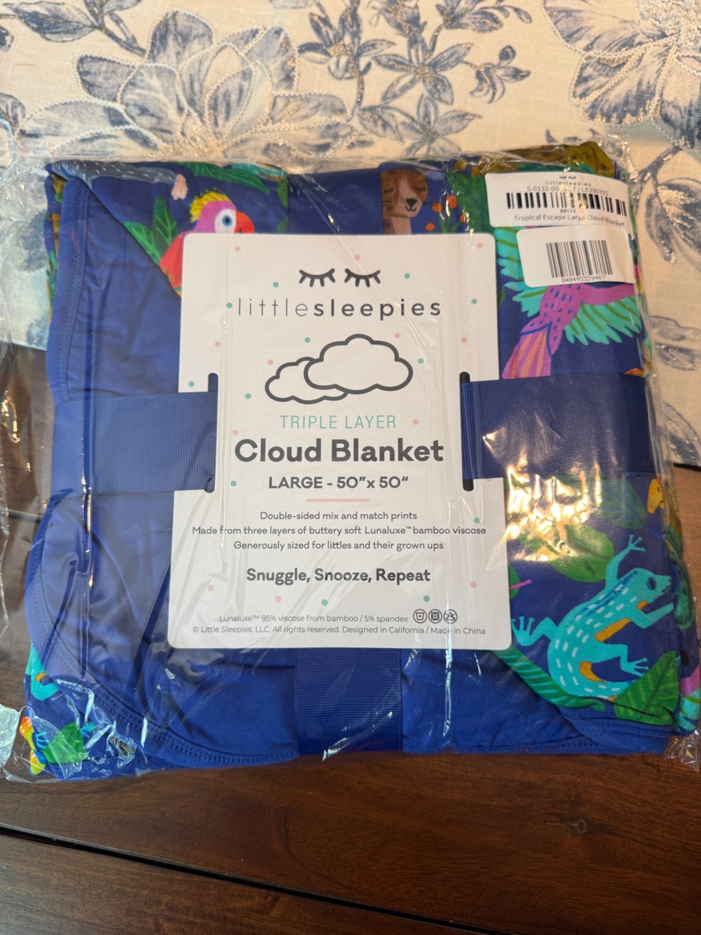 Little Sleepies NWT/NIB Tropical Escape Cloud Blanket